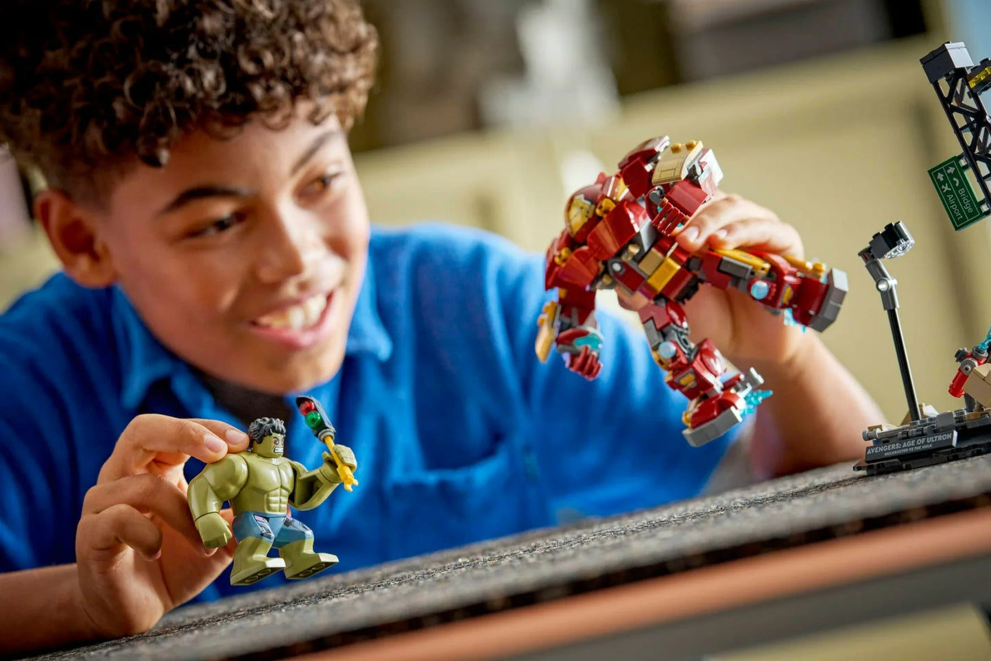 LEGO Marvel 76343 - Bataille Épique Hulkbuster contre Hulk 413 Pièces