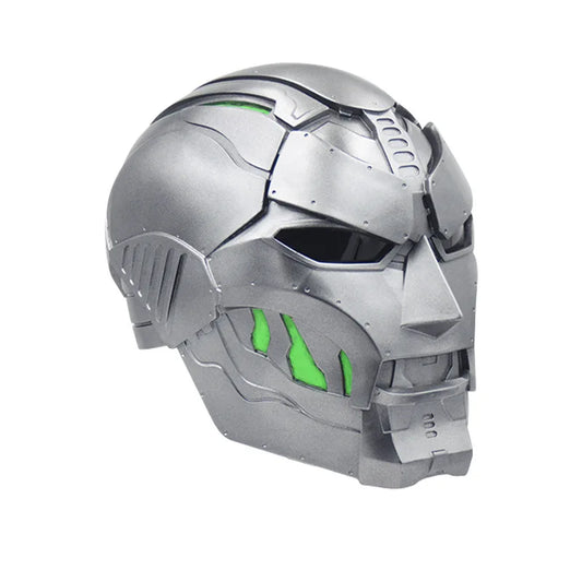 Máscara Doctor Doom - Casco metálico plateado con diseño angular verde