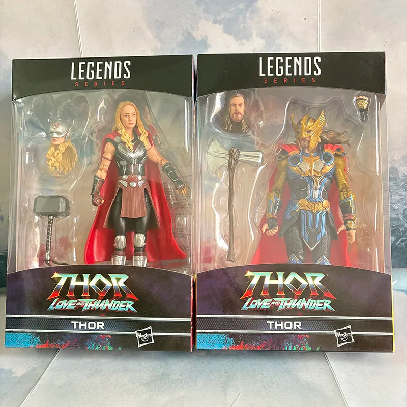 Figurine Avengers Thor - Casque Ailé Hache Stormbreaker