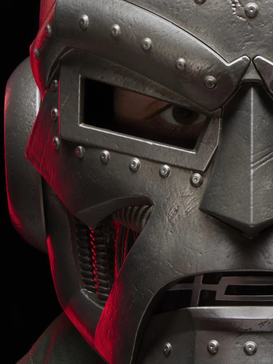Masque Doctor Doom - Casque Résine Argenté avec Cape